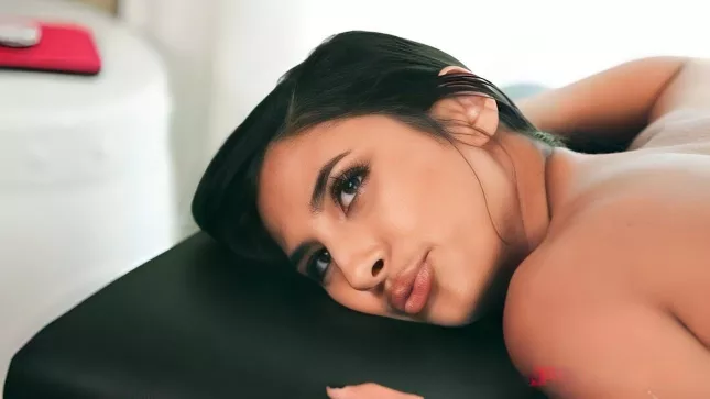 Naked Kianna Dior Seduced A Massage Therapist For Sex