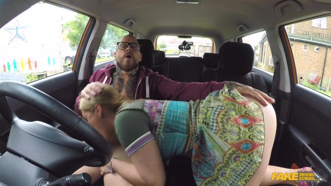 Olga Kabaeva Fucks With An Instructor In The Car