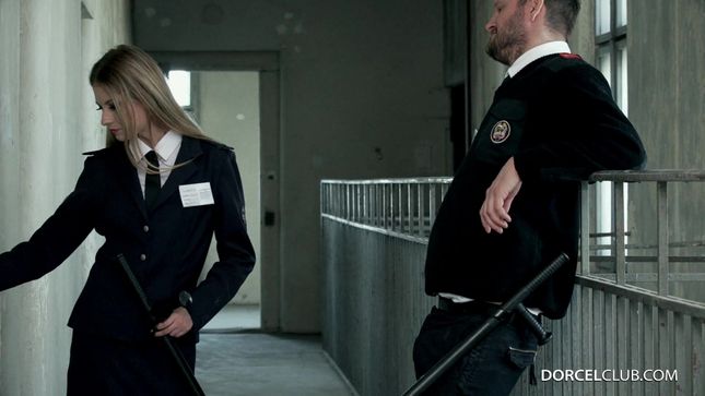 A Guard In Prison Tore Off A Beautiful Colleague
