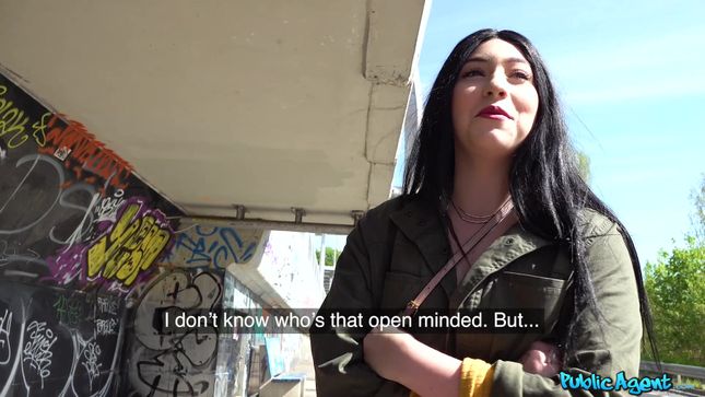 Dressed Amelia Onyx Gets Fucked Under The Bridge
