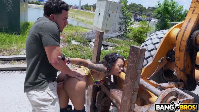 A Builder Fucks A Skinny Girl